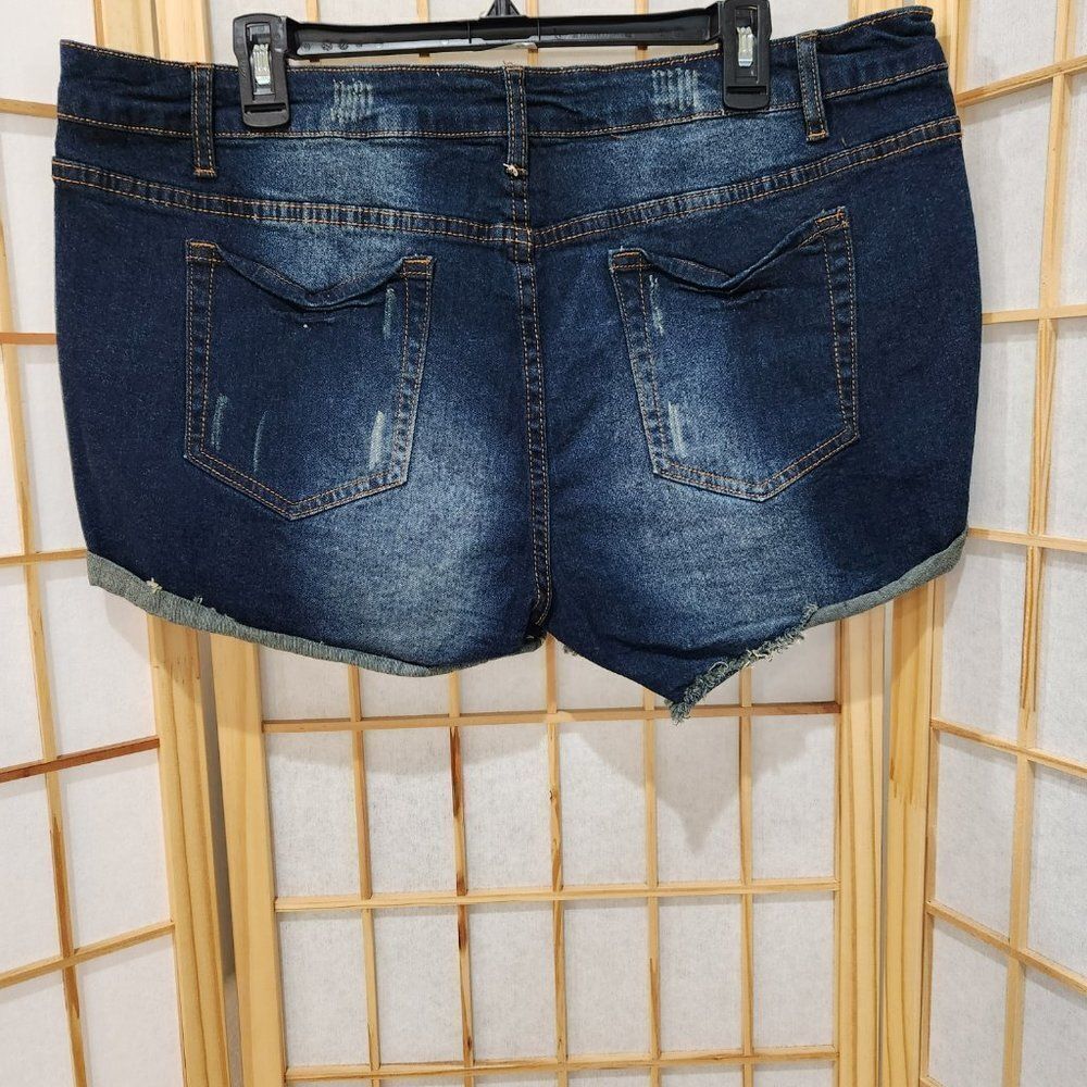 Alibi Womens Mid Rise Distressed Cut Off Shorts Plus Sz 22 NWT - Picture 5 of 9